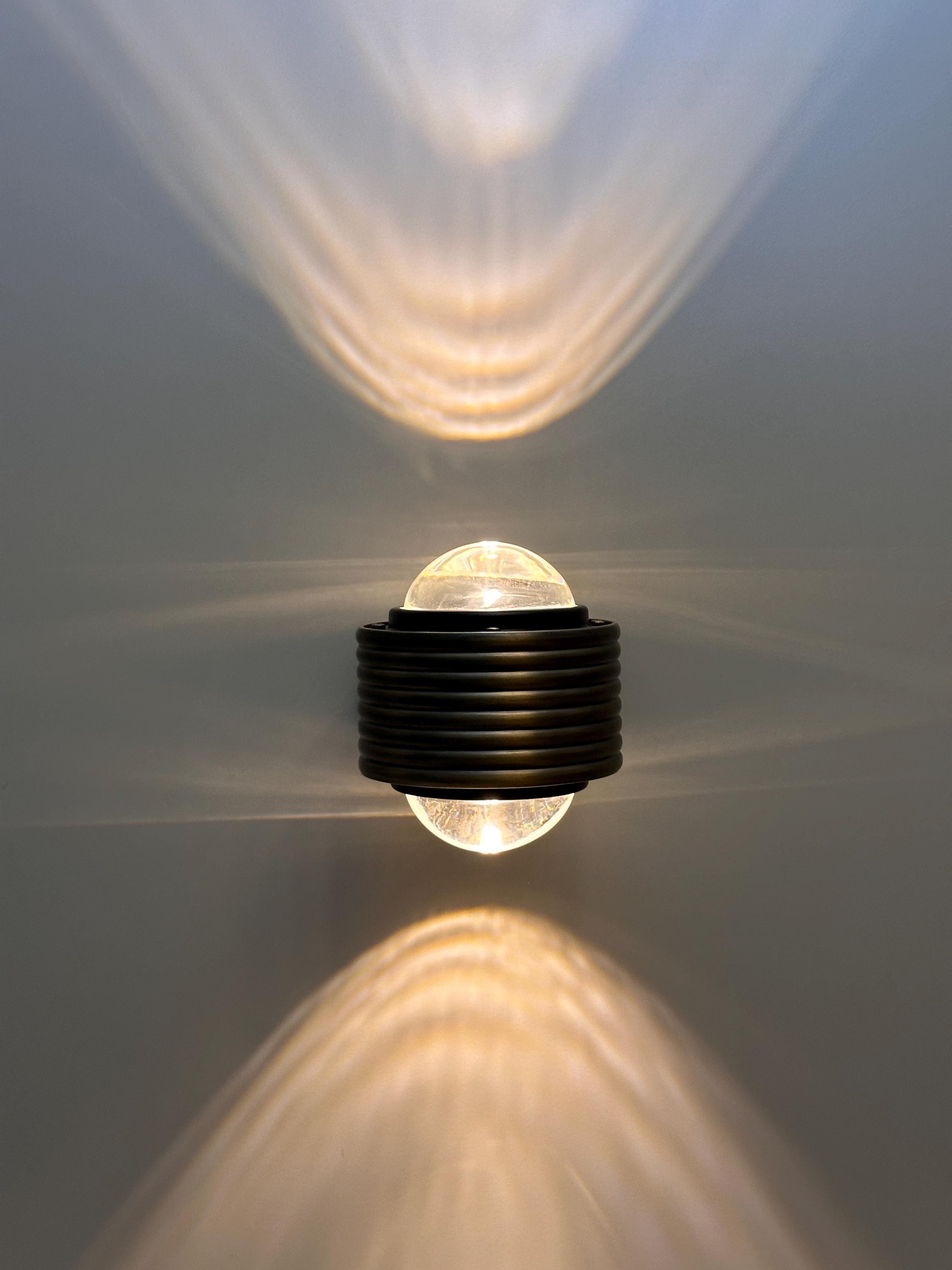 Newcombe Art Deco Brass Wall Sconce | Handcrafted by ÖZENDECO