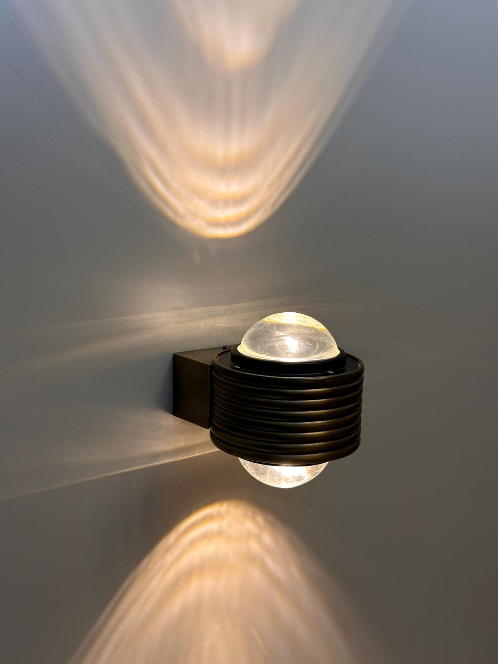 Newcombe Art Deco Brass Wall Sconce | Handcrafted by ÖZENDECO