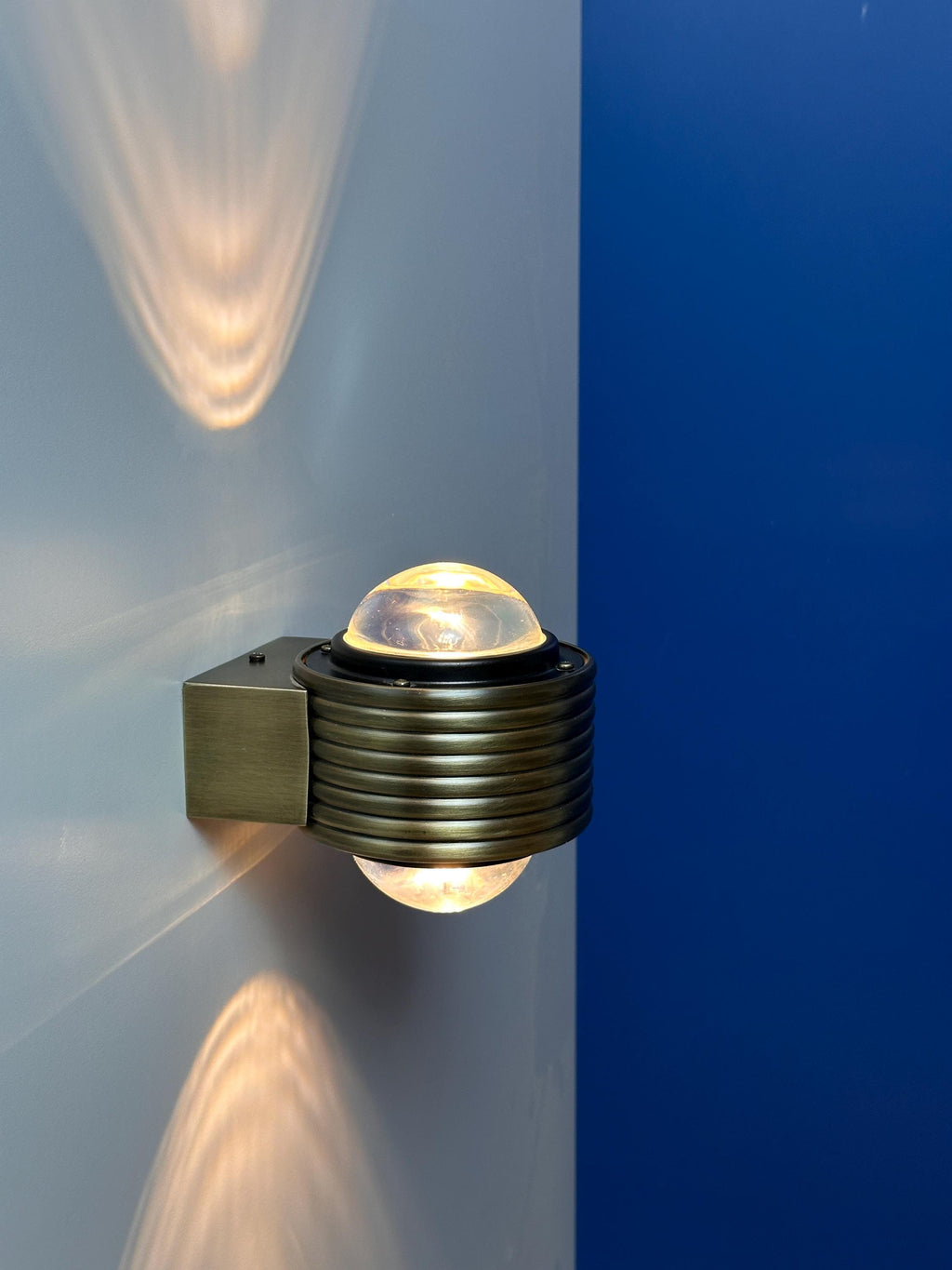 Newcombe Art Deco Brass Wall Sconce | Handcrafted by ÖZENDECO