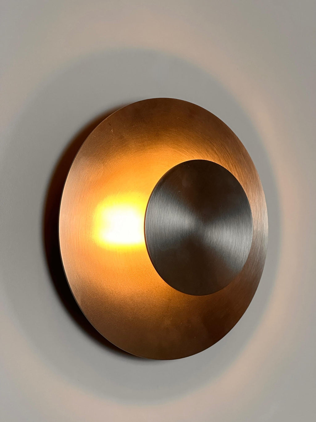 Kelvin Wall Sconce – Minimalist LED Interior Light
