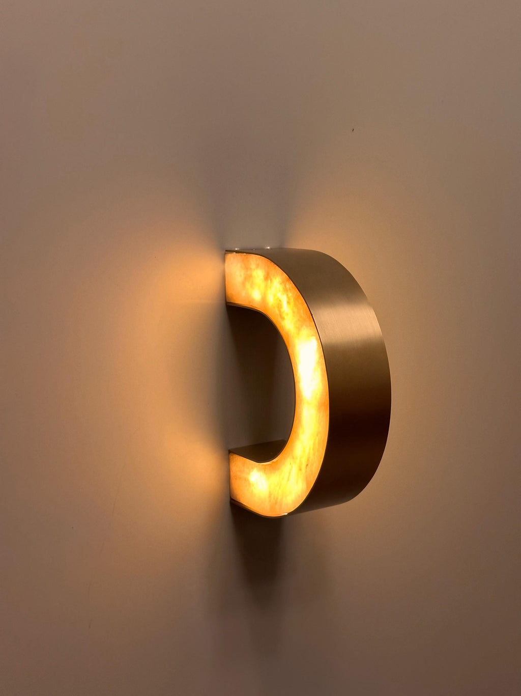Lunaro Marble Wall Sconce – Modern Alabaster Style Wall Light – Sculptural Luxury Interior Lighting