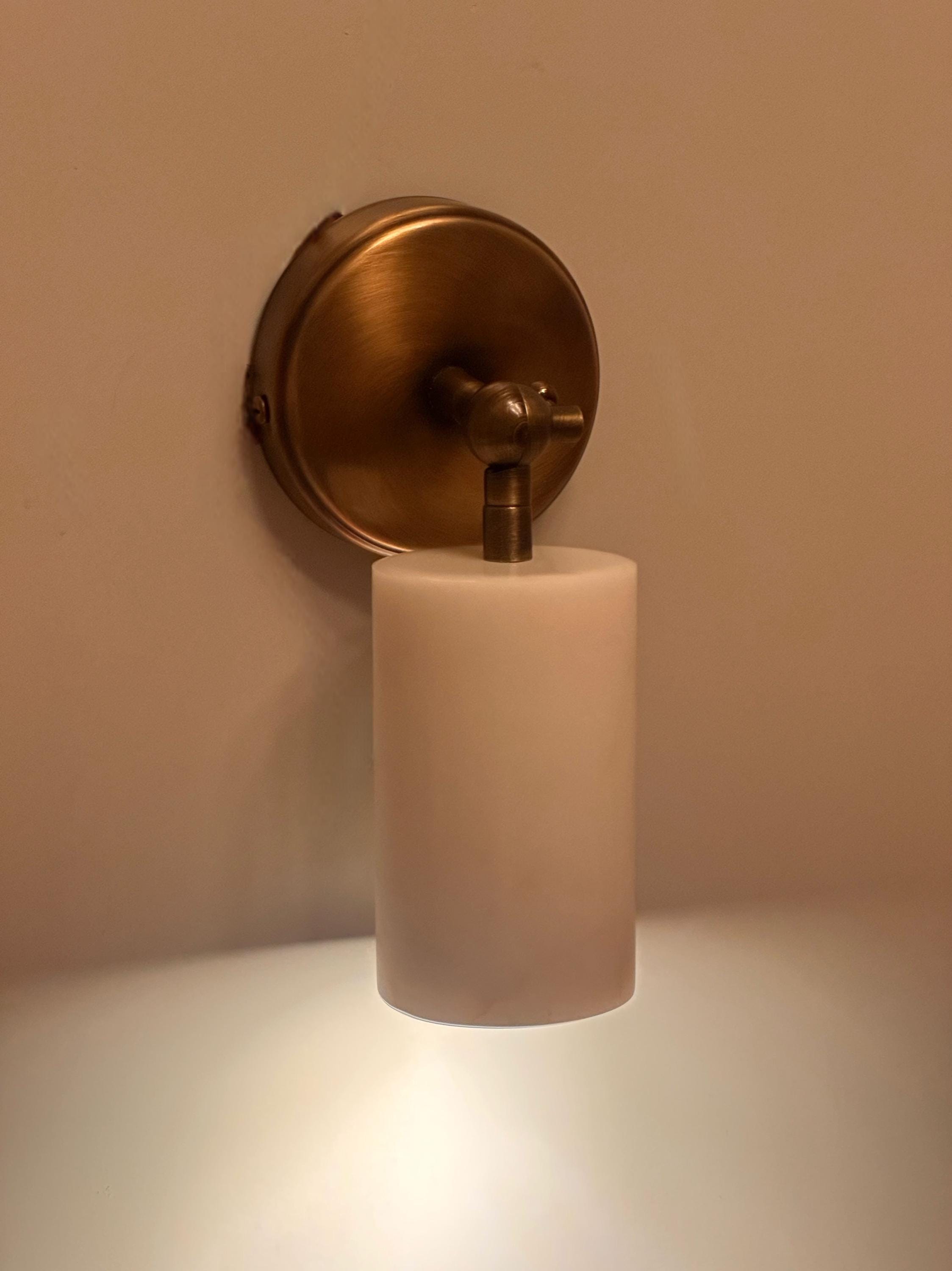 Pagani Marble Wall Sconce: Dual Light Ambient Glow (Handcrafted, Adjustable)