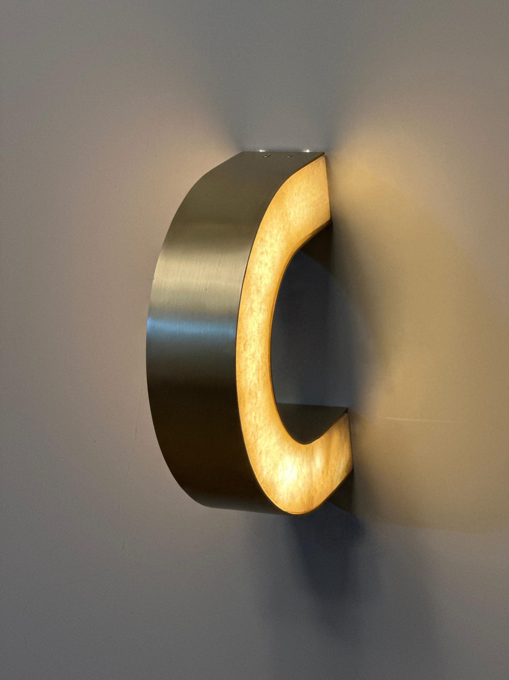 Lunaro Marble Wall Sconce – Modern Alabaster Style Wall Light – Sculptural Luxury Interior Lighting