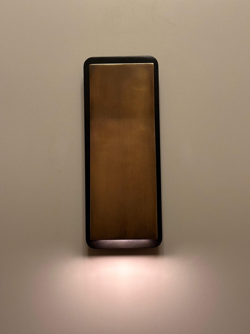 1976 Nova Modern Wall Sconce for Minimalist Interior Spaces