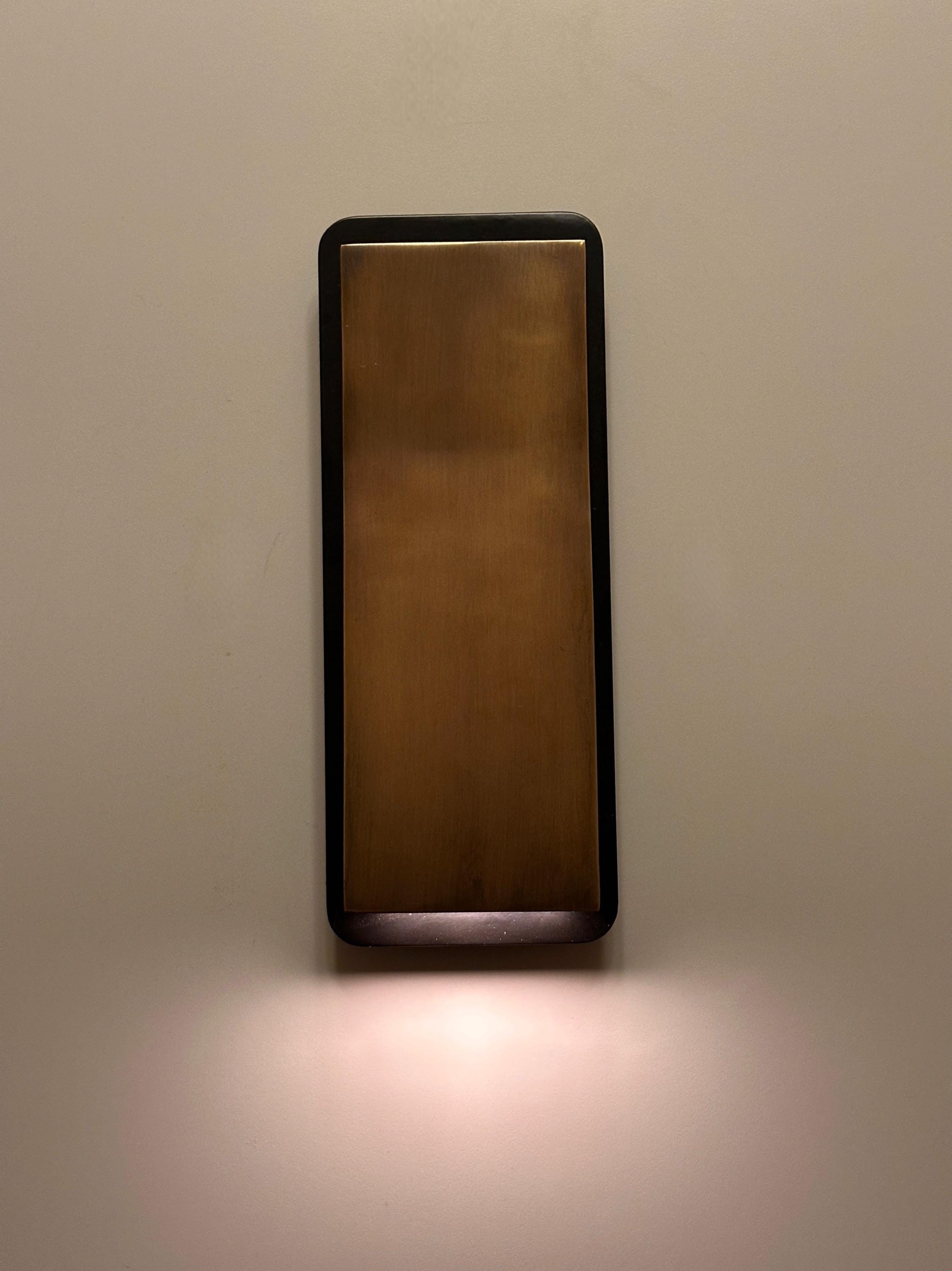 1976 Nova Modern Wall Sconce for Minimalist Interior Spaces