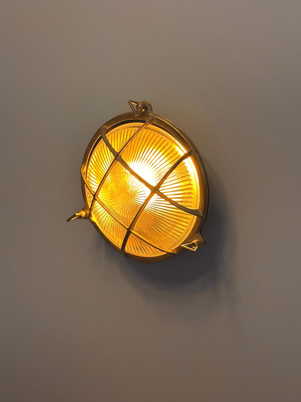 Ternopil Grande Nautical Brass Wall Sconce for Coastal Outdoor Spaces