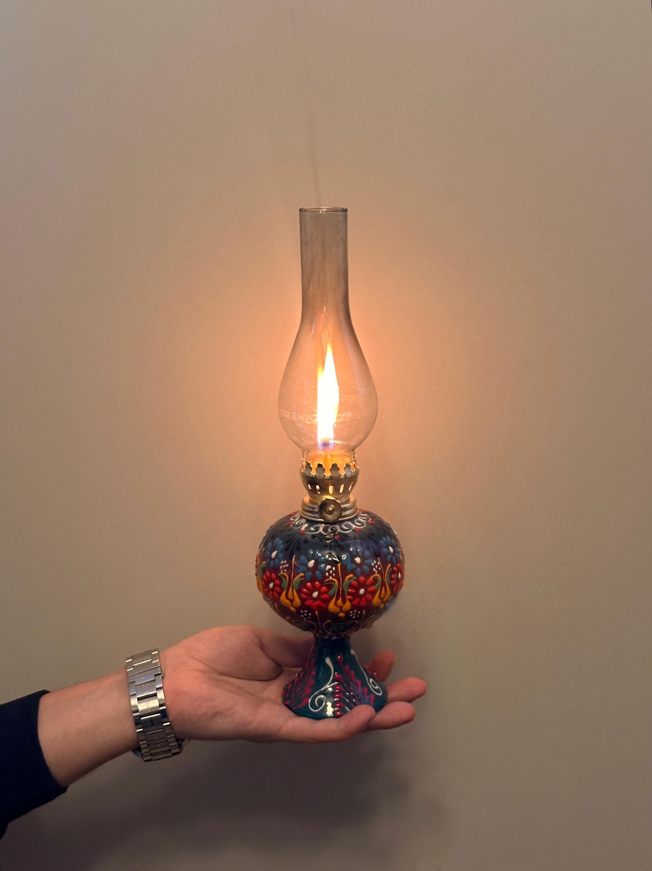 Davos Hand-Painted Ceramic Oil Lamp – Traditional Non-Electric Heritage Lighting
