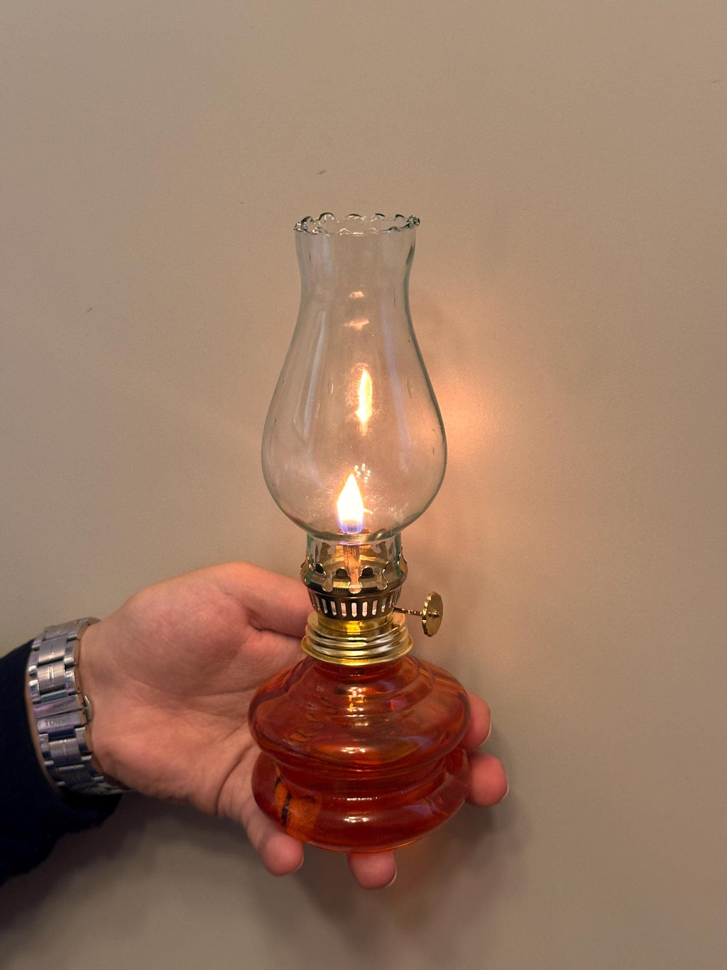 Brownel Hand Blown Glass Oil Lamp – Traditional Non-Electric Heritage Table Lantern